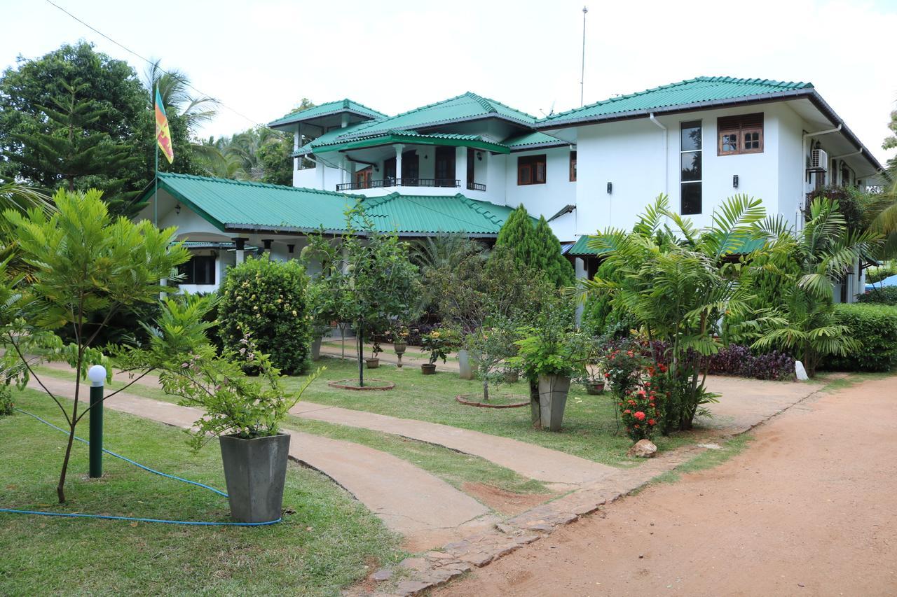 Margosa Lake Resort Anuradhapura Exteriör bild